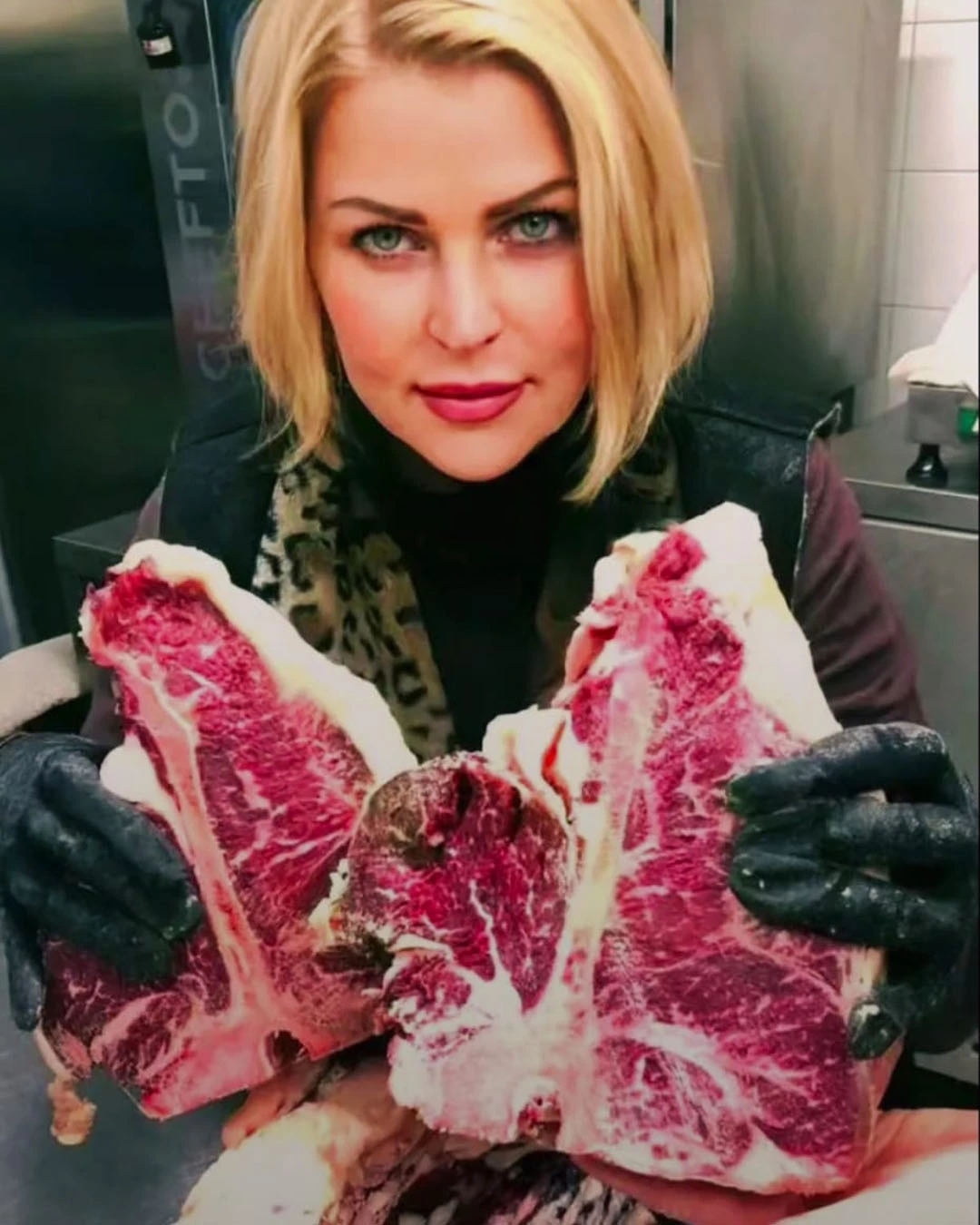 maestra-della-carne-la-qualunque-grill-rho-nessuna-finzione-solo-brace