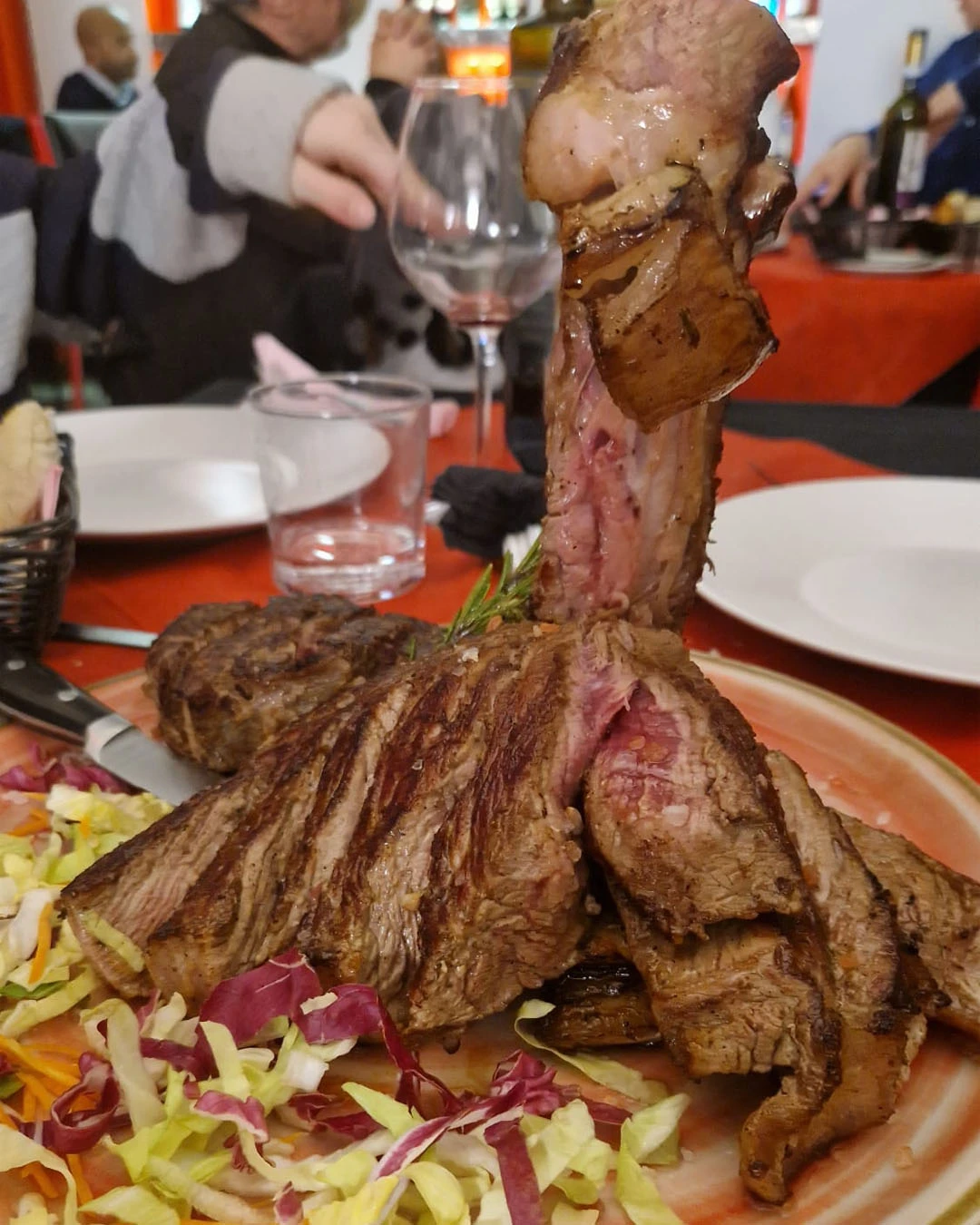 carne-si-scioglie-in-bocca-fiorentina-chianina-cottura-perfetta-gustosa