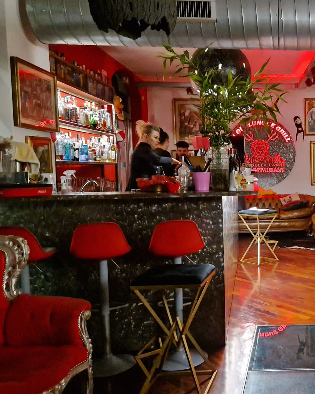 Ristorante_la_qualunque_grill_locale_2